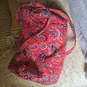 Vera Bradley duffle in new condition